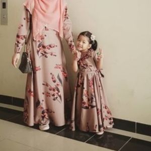 Annah Hariri mommy daughter Autumn Cherry set ****